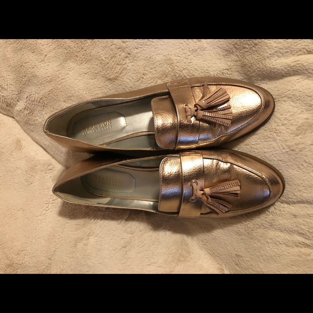 Blush pink loafer with tassels!